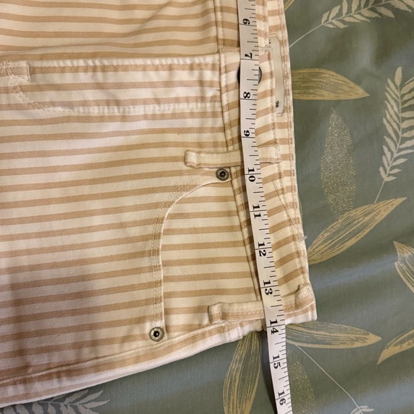 Abercrombie & Fitch Beige and White Striped Wide Leg Jeans Size 28/6 - Picture 8 of 9